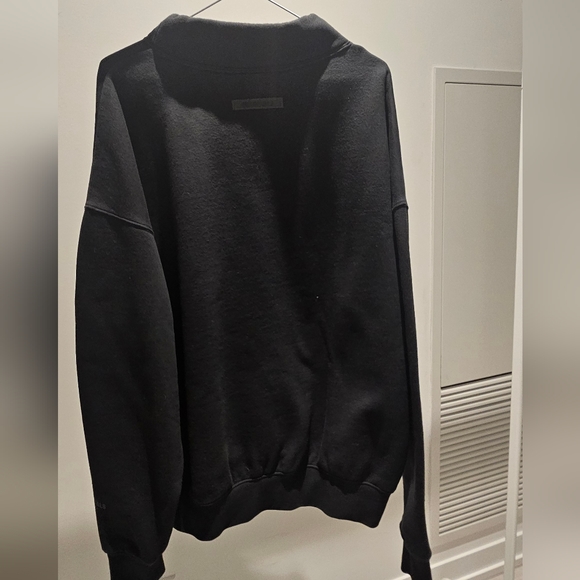 Essentials Sweatshirt Black Size M - Picture 2 of 2